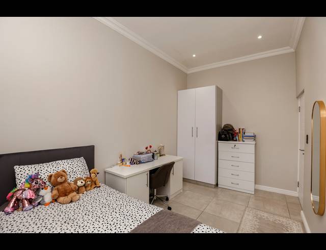 4 BEDROOM TOWNHOUSE FOR SALE IN MORNINGSIDE
